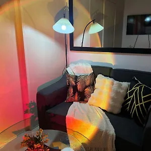 Aparthotel The Crib Las Pinas