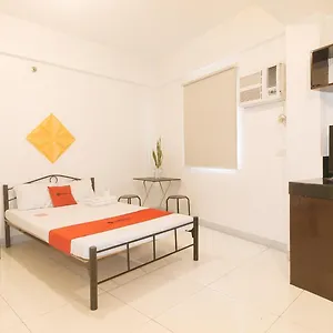 Hotel Reddoorz @ The Vjour Makati Manila